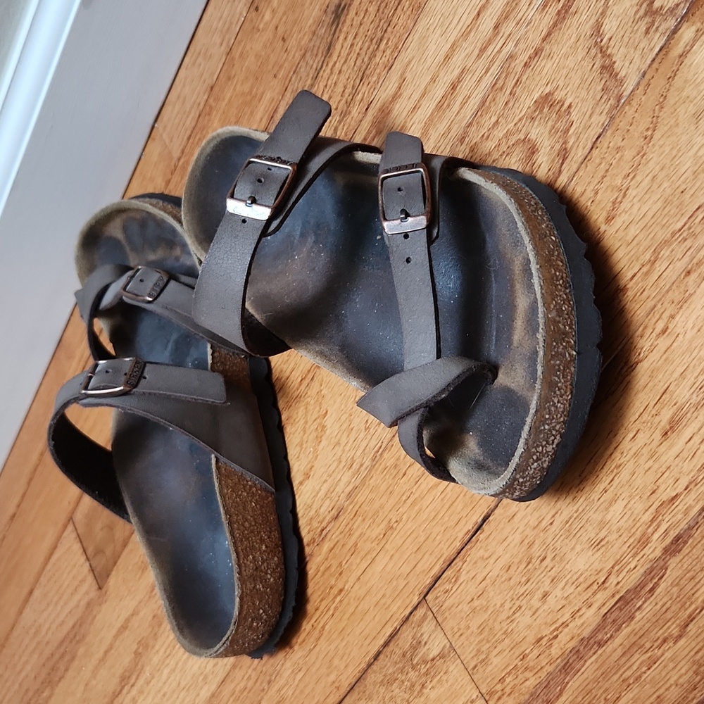 Birkenstock Mayari Criss Cross Toe Sandals Brown Read